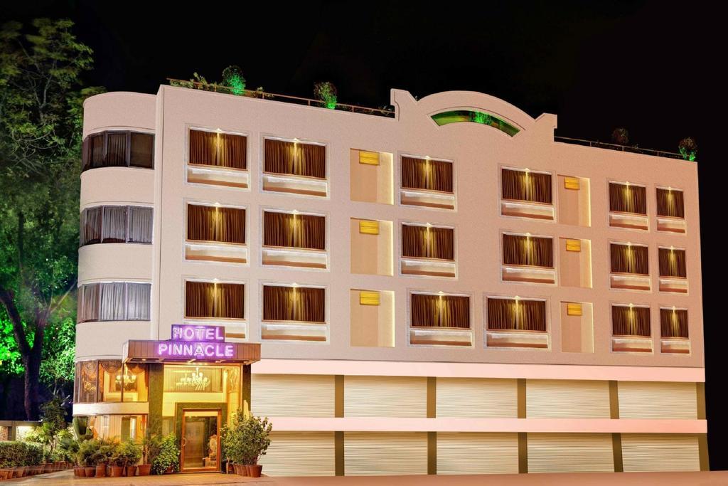 Hotel Pinnacle Ahmadábád Exteriér fotografie