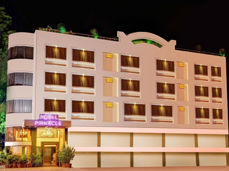 Hotel Pinnacle Ahmadábád Exteriér fotografie