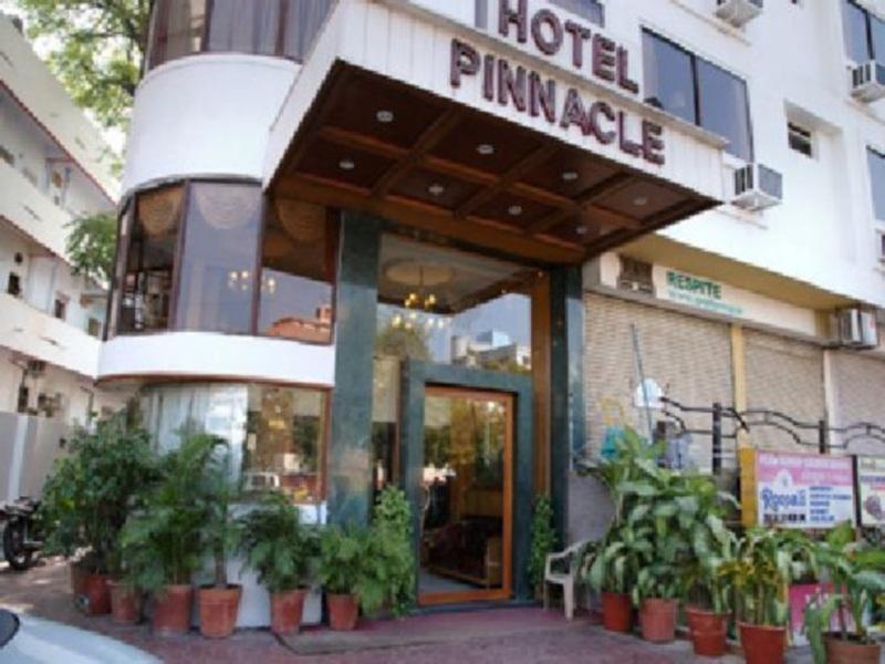Hotel Pinnacle Ahmadábád Exteriér fotografie
